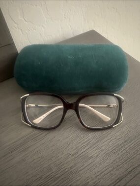 Gucci Women's Eyeglasses in Tortoiseshell with Teal Case